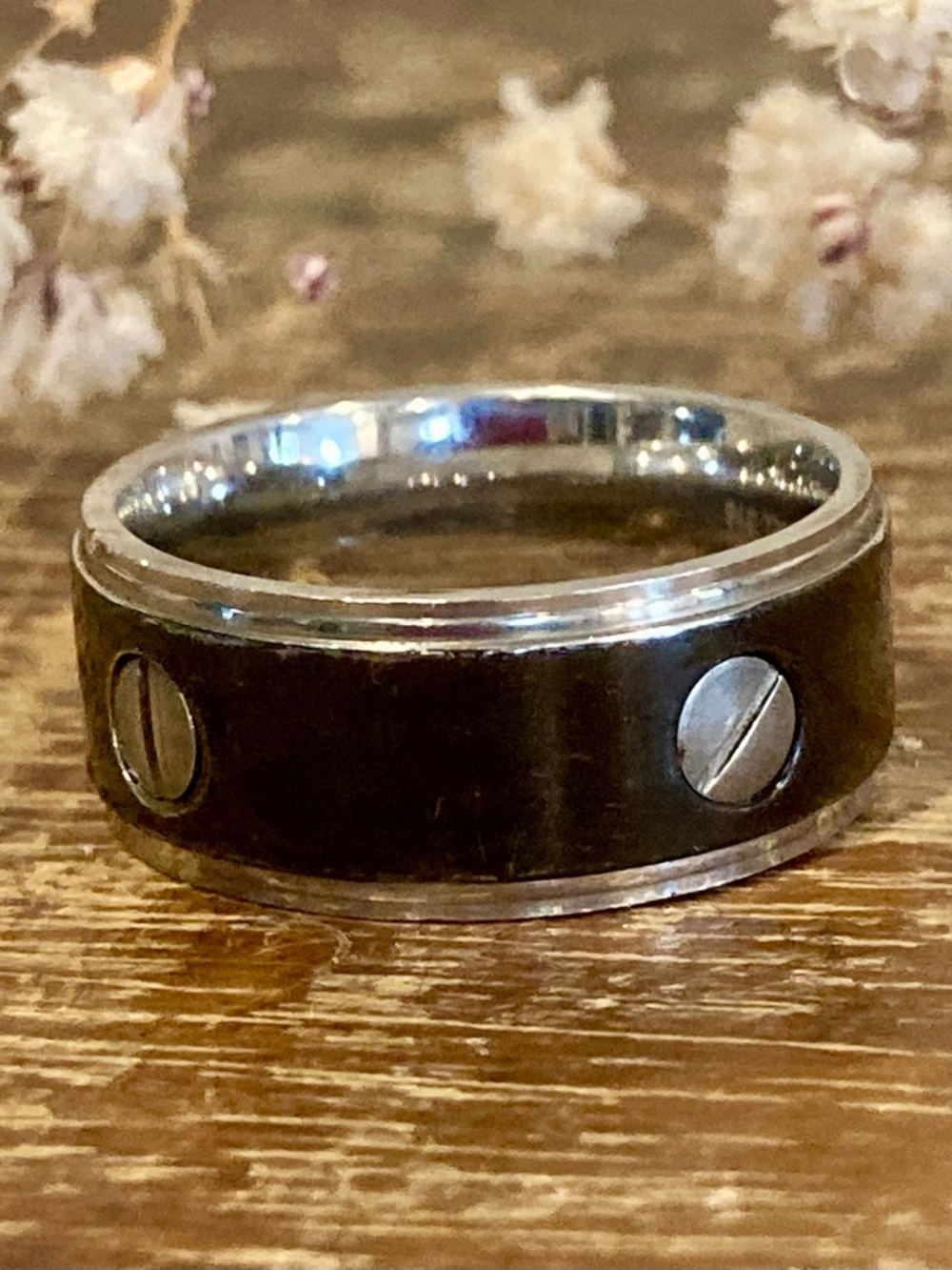 Aldo Black and Silver Screw Accent Men's Ring Size 8.5 - Picture 7 of 13